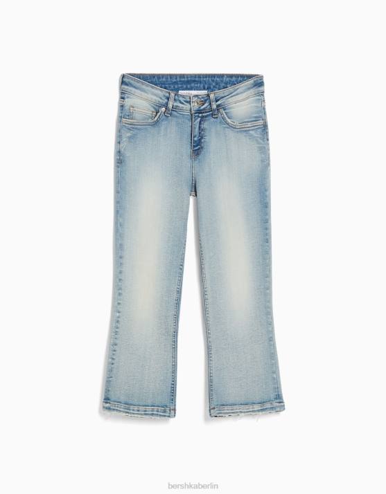 hellblau Bershka Frauen Jeans-Capri-Bermudashorts H00J1678