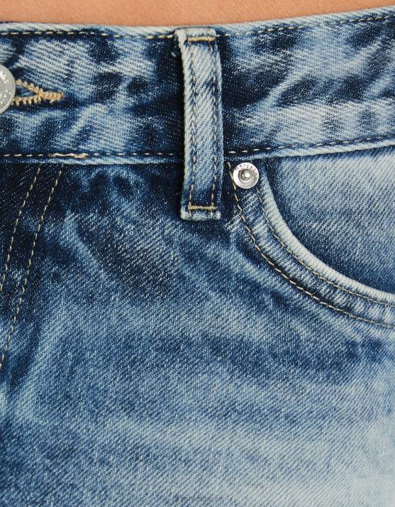 hellblau Bershka Frauen verwaschene Jeansshorts H00J1677