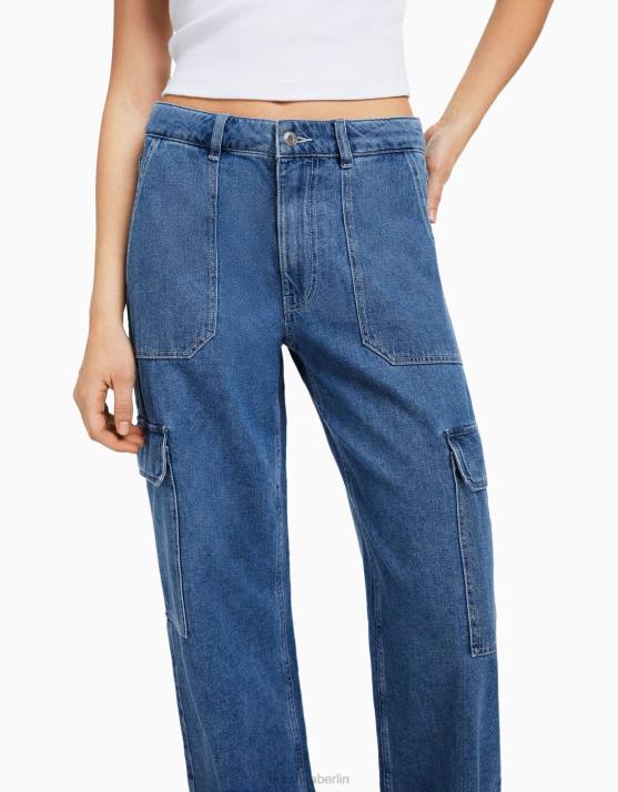 Blau Bershka Frauen Gerade geschnittene Cargo-Jeans H00J1351