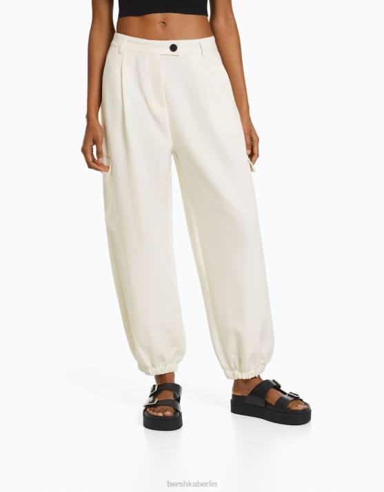 Creme Bershka Frauen maßgeschneiderte Cargo-Jogger H00J1353