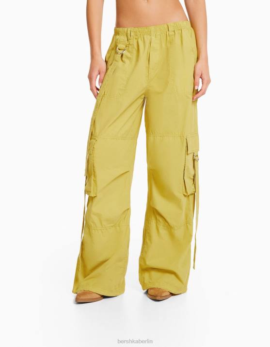 Grün Bershka Frauen Cargohose aus Twill-Oktopus H00J1328