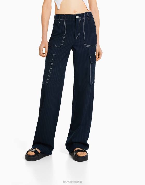Marine Bershka Frauen maßgeschneiderte Nadelstreifen-Cargohose H00J1348
