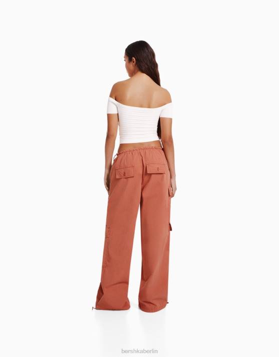 Rosa Bershka Frauen Cargo-Fallschirmhose H00J1301