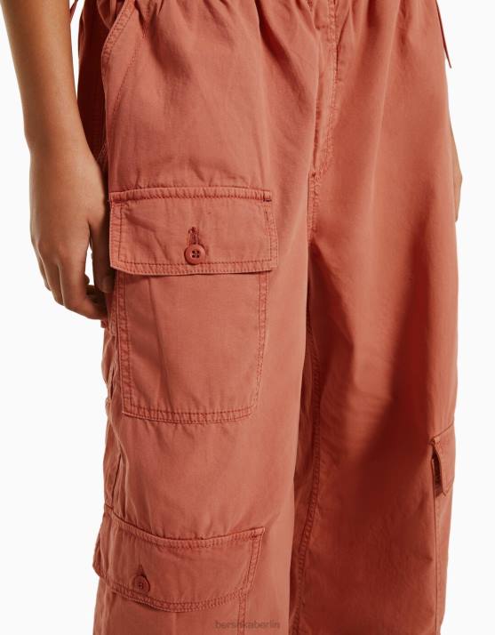 Rosa Bershka Frauen Cargo-Fallschirmhose H00J1301