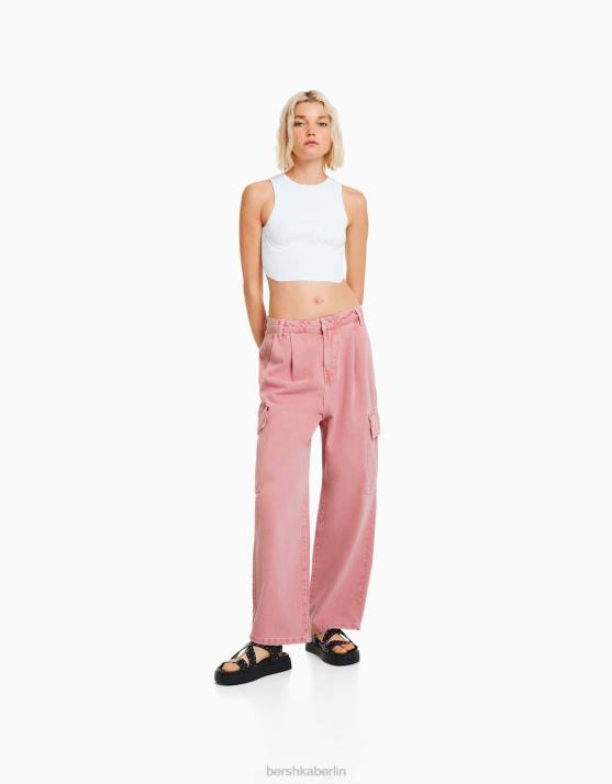 Rosa Bershka Frauen Cargohose mit Ballon-Passform H00J1360