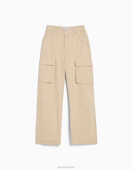 Sand Bershka Frauen Gerade geschnittene Cargohose H00J1305