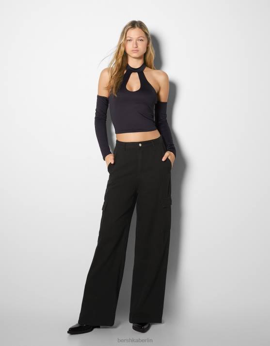 Schwarz Bershka Frauen Cargo-Jeans mit weitem Bein H00J1342