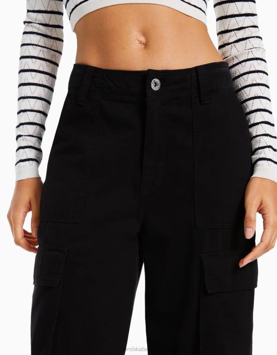 Schwarz Bershka Frauen Gerade geschnittene Cargohose H00J1307