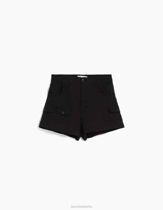 Schwarz Bershka Frauen Multi-Cargo-Shorts aus Baumwolle H00J1380