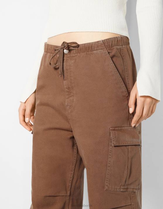 braun Bershka Frauen Cargo-Fallschirmjeans H00J1388