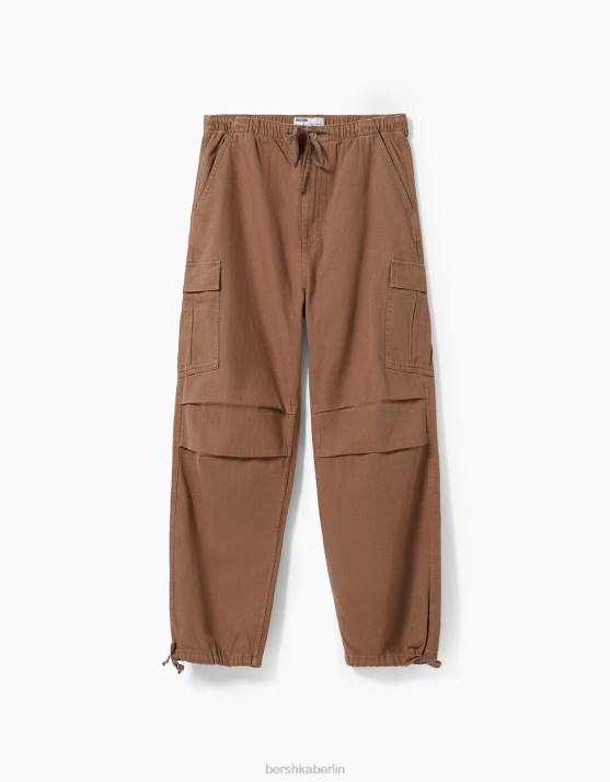 braun Bershka Frauen Cargo-Fallschirmjeans H00J1388