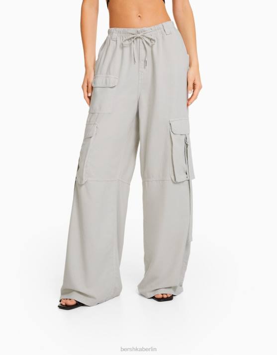 exklusiv Bershka Frauen Rustikale Oktopus-Cargohose H00J1309