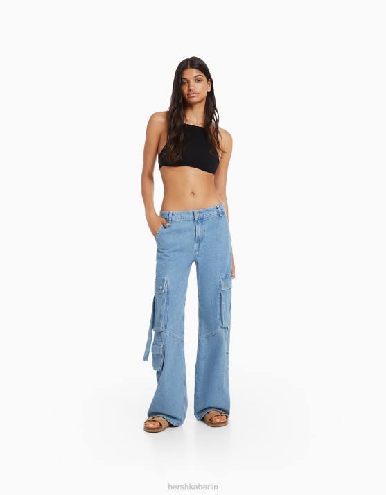 hellblau Bershka Frauen Cargo-Jeans mit mehreren Taschen H00J1290