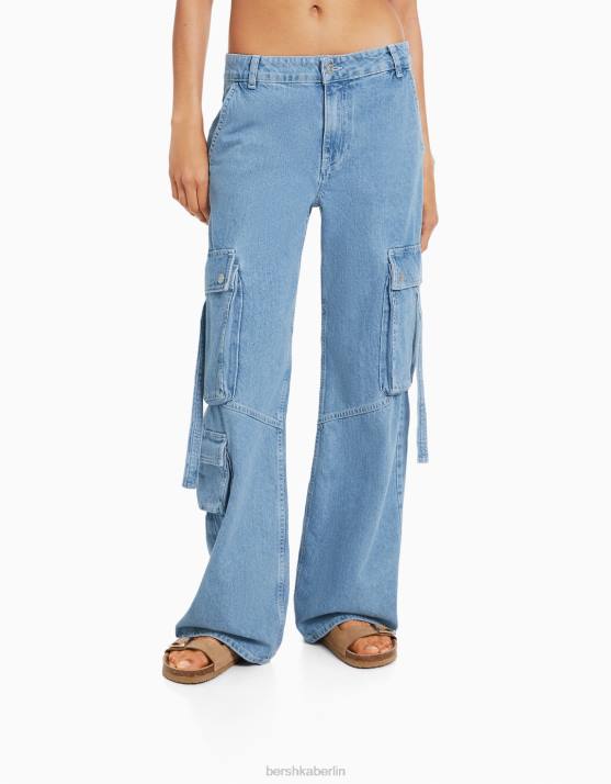 hellblau Bershka Frauen Cargo-Jeans mit mehreren Taschen H00J1290