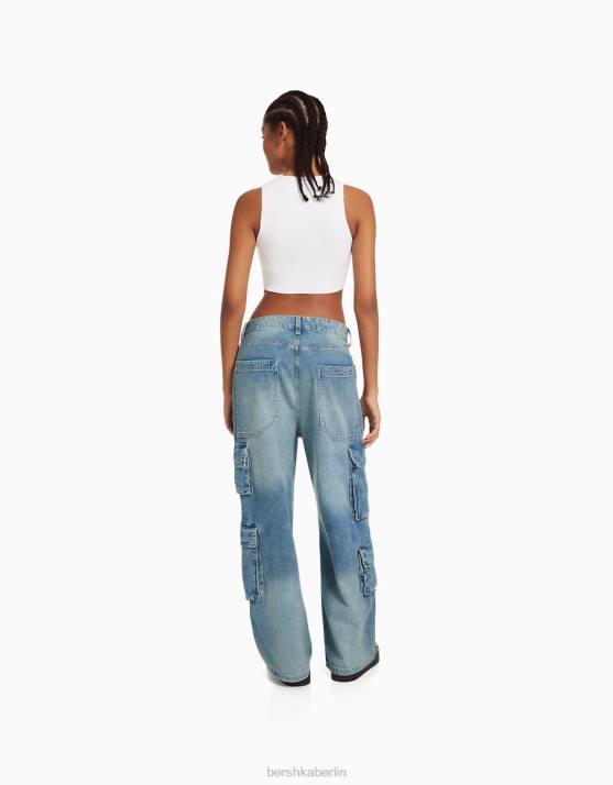 hellblau Bershka Frauen Cargo-Jeans mit mehreren Taschen H00J1292