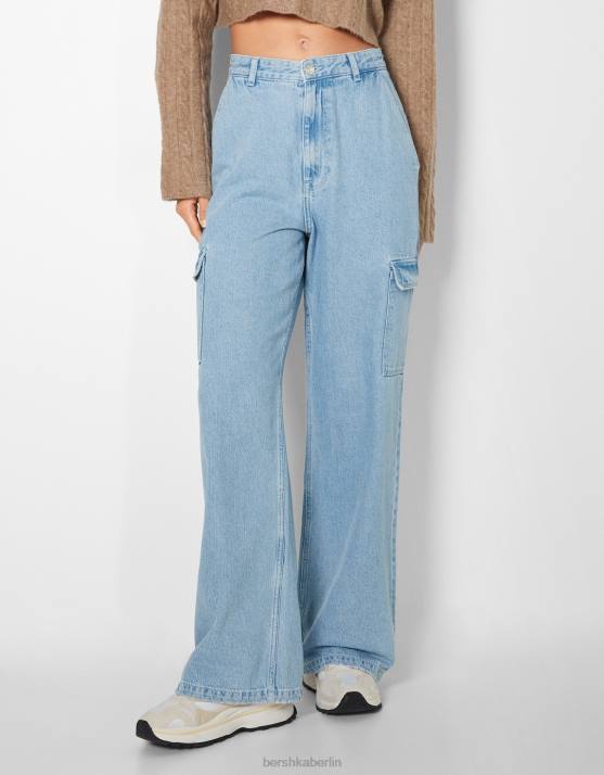 hellblau Bershka Frauen Cargo-Jeans mit weitem Bein H00J1339