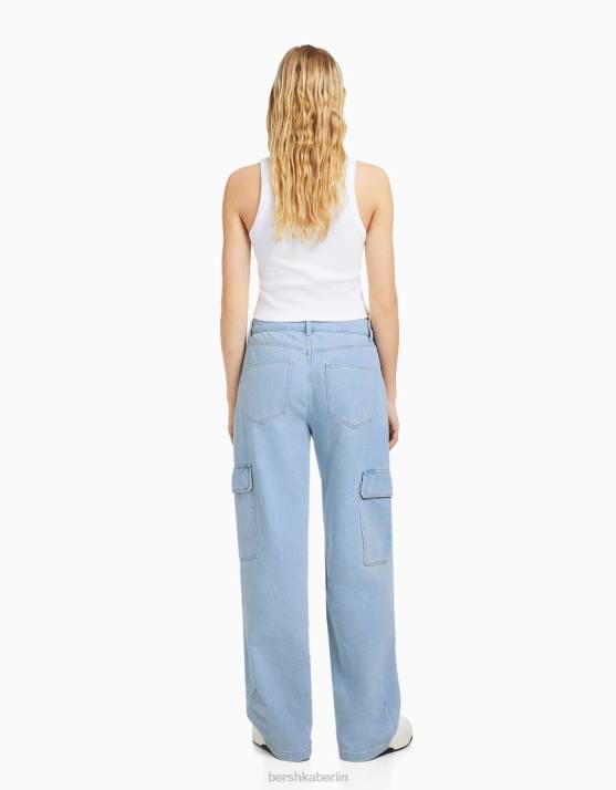 hellblau Bershka Frauen Gerade geschnittene Cargo-Jeans H00J1350