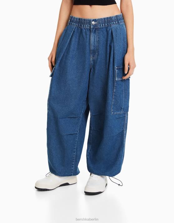 hellblau Bershka Frauen voluminöse Cargo-Jeans H00J1315