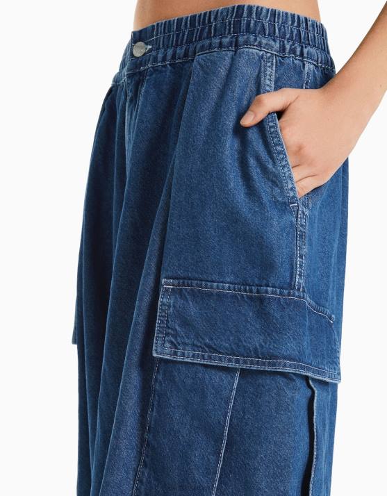 hellblau Bershka Frauen voluminöse Cargo-Jeans H00J1315