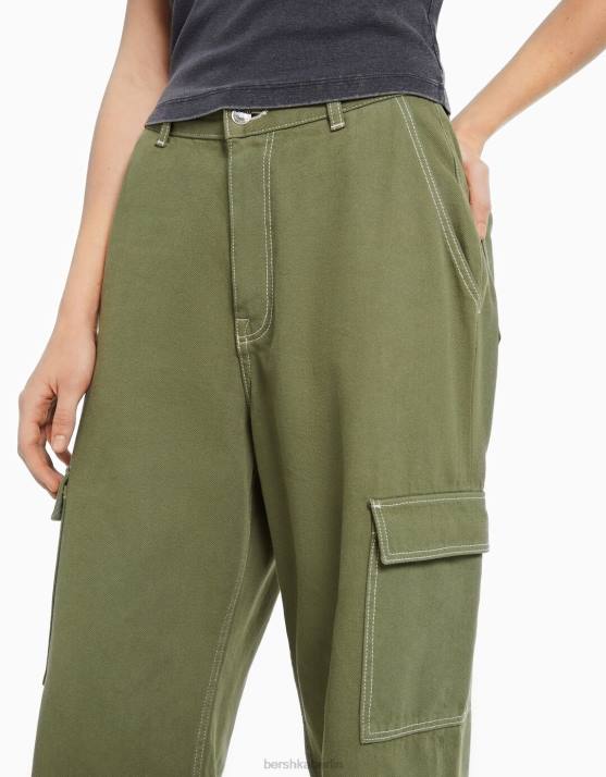 khaki Bershka Frauen Cargo-Jeans mit weitem Bein H00J1341
