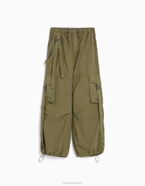 khaki Bershka Frauen Cargohose aus Twill-Oktopus H00J1329