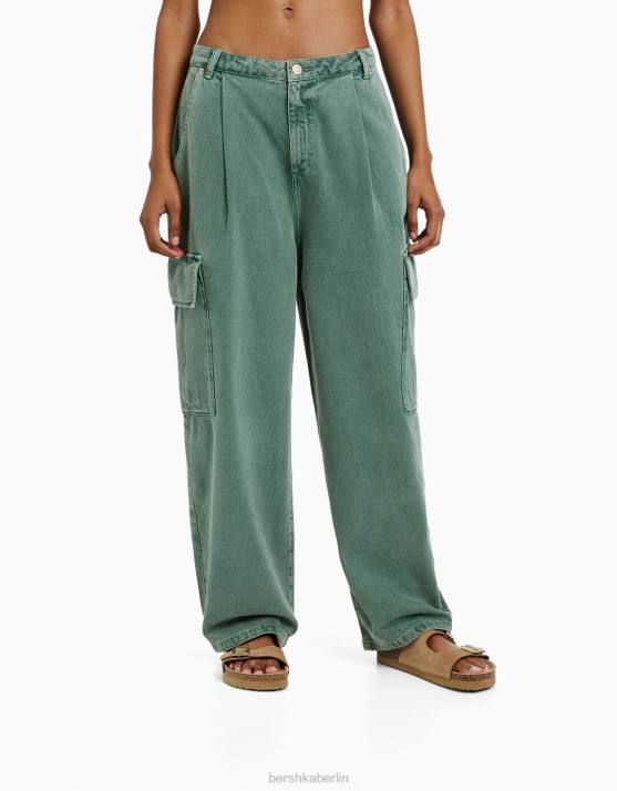 khaki Bershka Frauen Cargohose mit Ballon-Passform H00J1358
