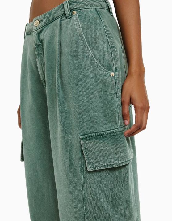 khaki Bershka Frauen Cargohose mit Ballon-Passform H00J1358