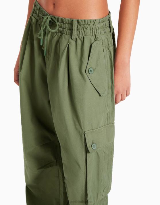 khaki Bershka Frauen weite, voluminöse Cargohose H00J1361
