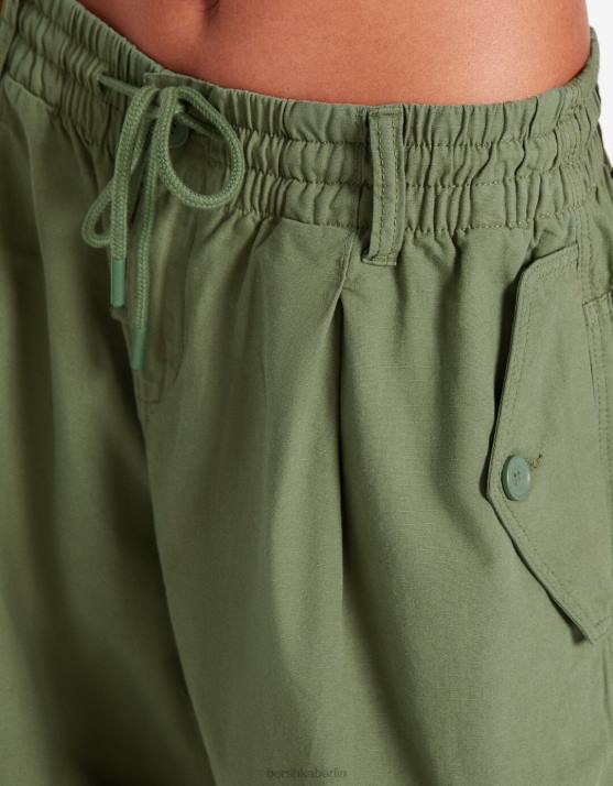 khaki Bershka Frauen weite, voluminöse Cargohose H00J1361