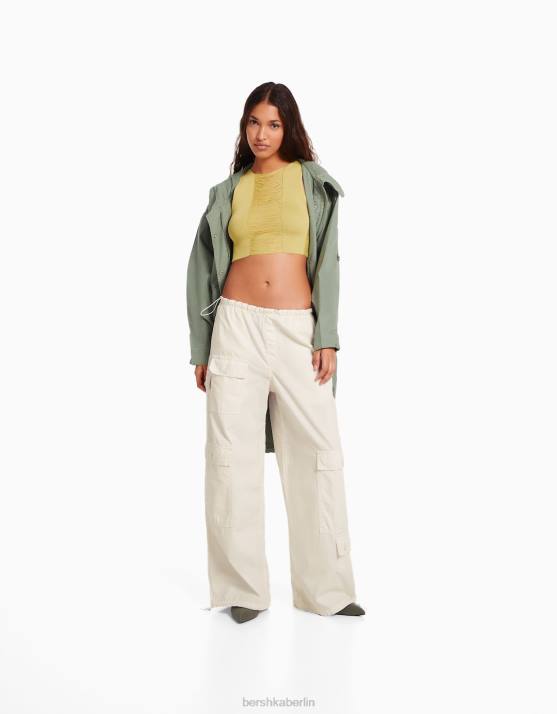 nicht-gerade weiss Bershka Frauen Cargo-Fallschirmhose H00J1300