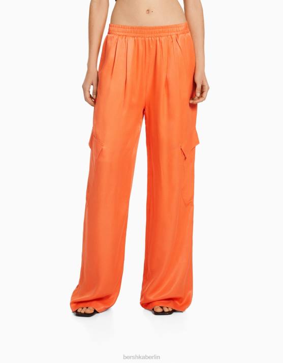 orange Bershka Frauen Satinhose mit weitem Bein und Tasche H00J1326