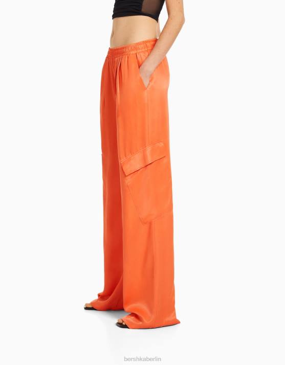orange Bershka Frauen Satinhose mit weitem Bein und Tasche H00J1326