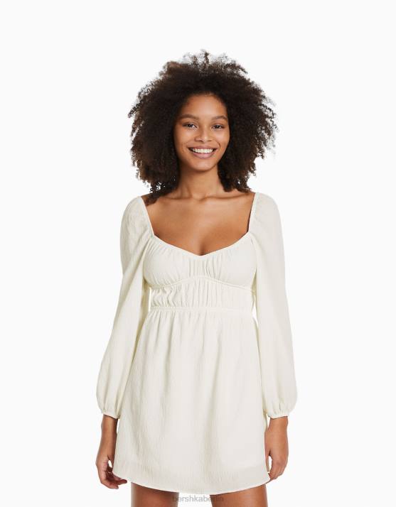 Creme Bershka Frauen Langärmliges Minikleid aus strukturiertem Webstoff H00J224