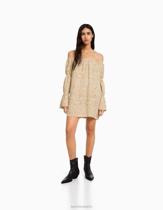 Kamel Bershka Frauen Langärmliges Minikleid aus Leinenmischung mit Raffung H00J263