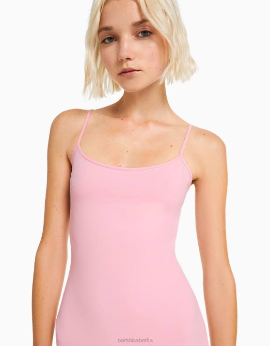 Rosa Bershka Frauen figurbetontes langes Trägerkleid H00J19