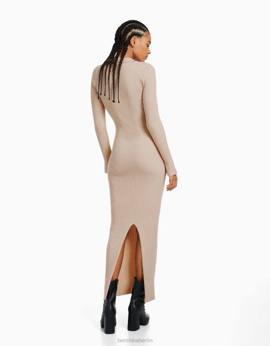Sand Bershka Frauen Langes Strickkleid mit Polokragen H00J253