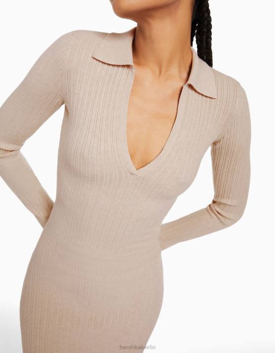 Sand Bershka Frauen Langes Strickkleid mit Polokragen H00J253