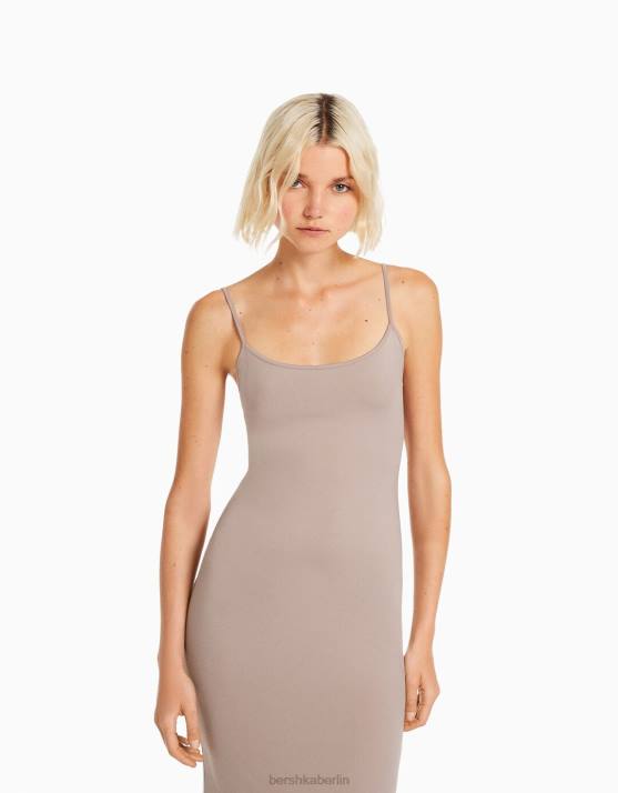 Sand Bershka Frauen figurbetontes langes Trägerkleid H00J21