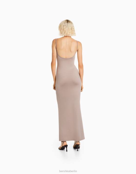 Sand Bershka Frauen figurbetontes langes Trägerkleid H00J21