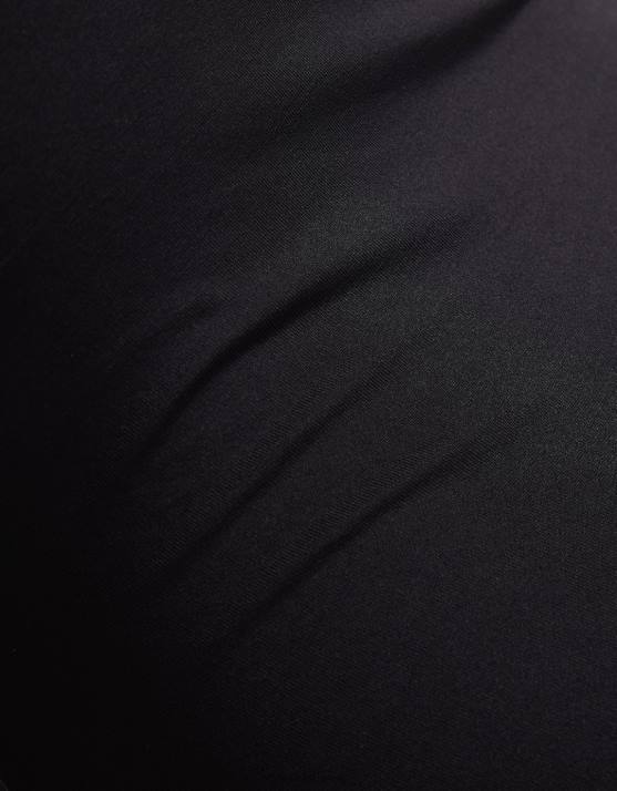 Schwarz Bershka Frauen Tailliertes Midikleid mit Trägern H00J63