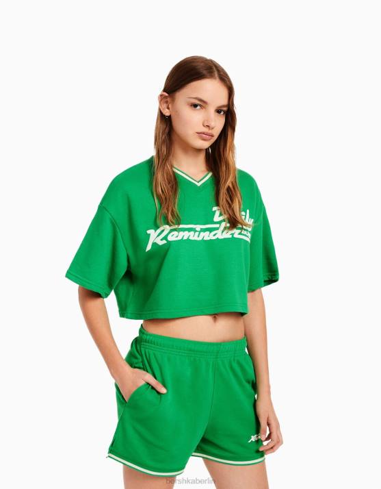 Grün Bershka Frauen Set aus bedrucktem, kurzärmligem Plüsch-Sweatshirt und Shorts H00J2050