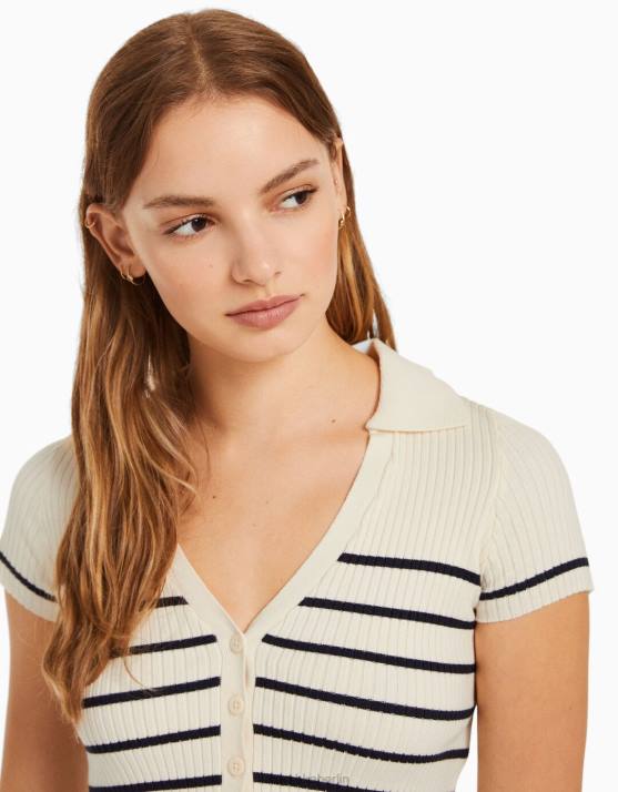 Creme Bershka Frauen Kurzärmliges Oberteil mit Polokragen H00J1063