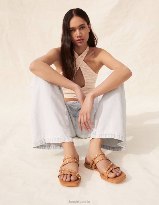Sand Bershka Frauen Flache Slider-Sandalen mit Nieten H00J2236