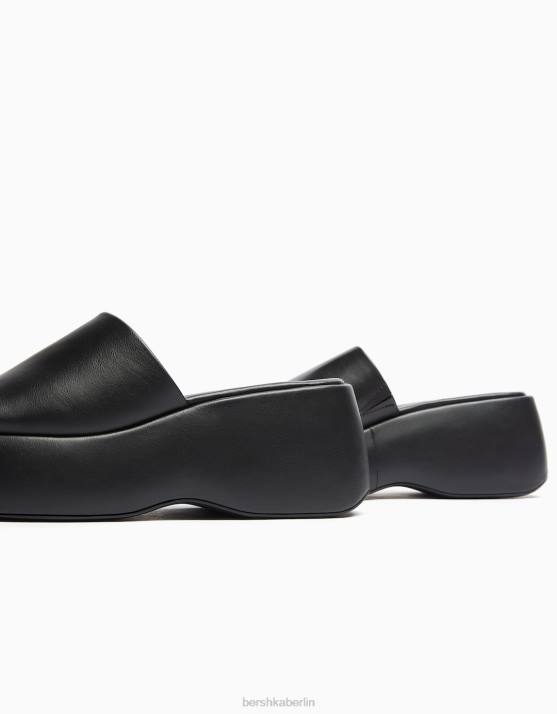 Schwarz Bershka Frauen Plateausandalen H00J2210