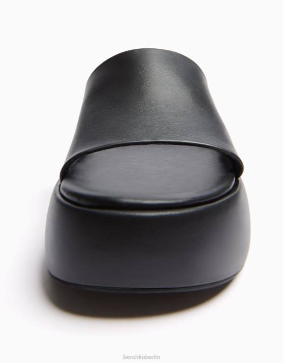 Schwarz Bershka Frauen Plateausandalen H00J2210