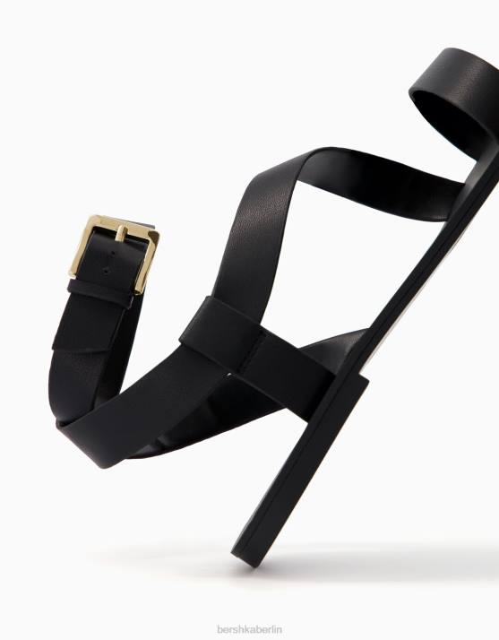 Schwarz Bershka Frauen flache Sandalen mit Knöchelriemen H00J2214