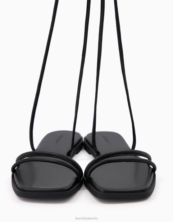 Schwarz Bershka Frauen gebundene flache Sandalen H00J2209