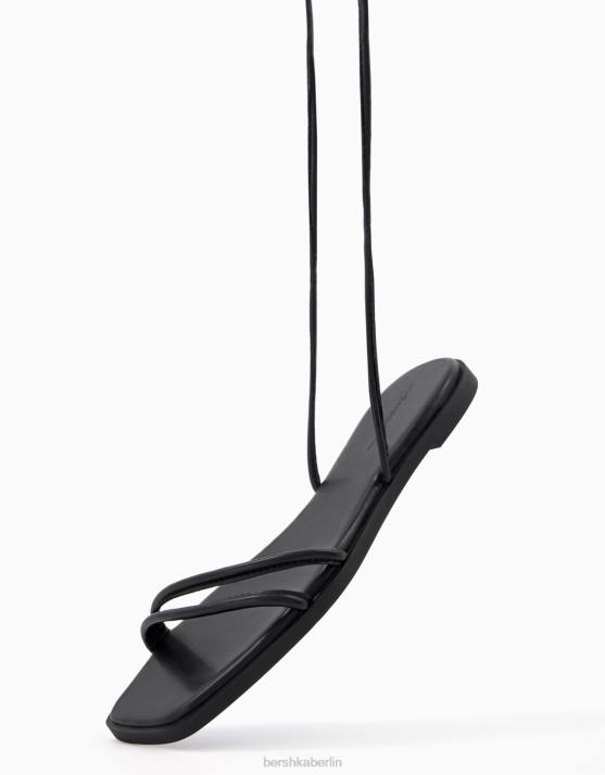Schwarz Bershka Frauen gebundene flache Sandalen H00J2209