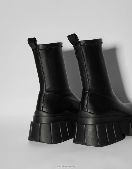 Schwarz Bershka Frauen taillierte Plateaustiefel H00J2279