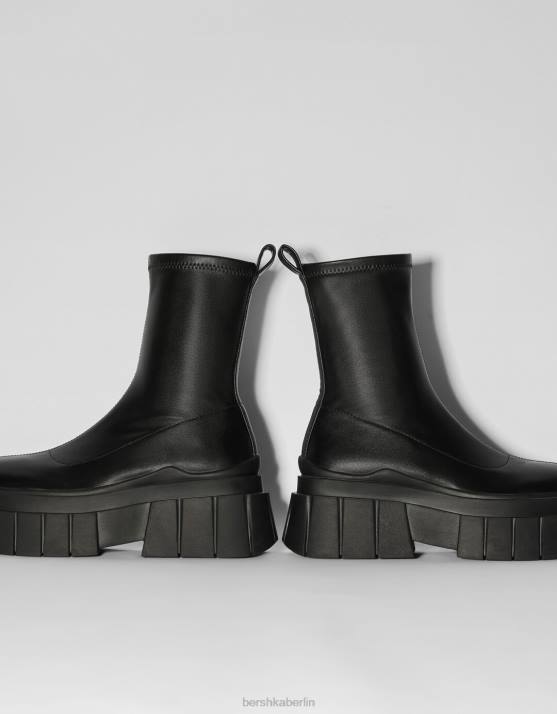 Schwarz Bershka Frauen taillierte Plateaustiefel H00J2323